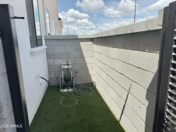 a view of outdoor space