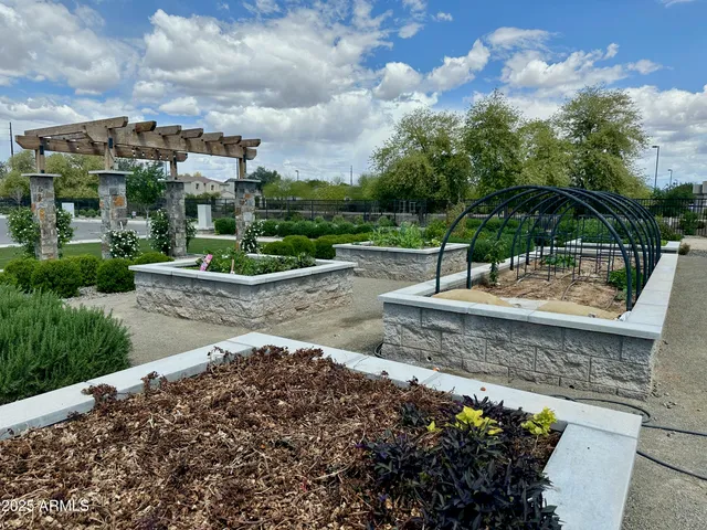 $1,300,000 | 2725 East Derringer Court, Gilbert, AZ 85297