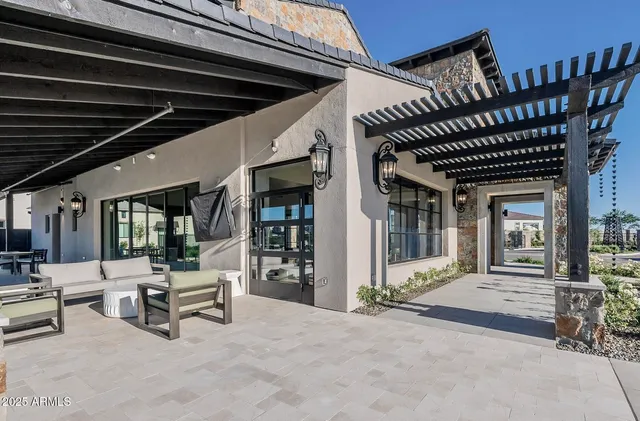 $1,300,000 | 2725 East Derringer Court, Gilbert, AZ 85297