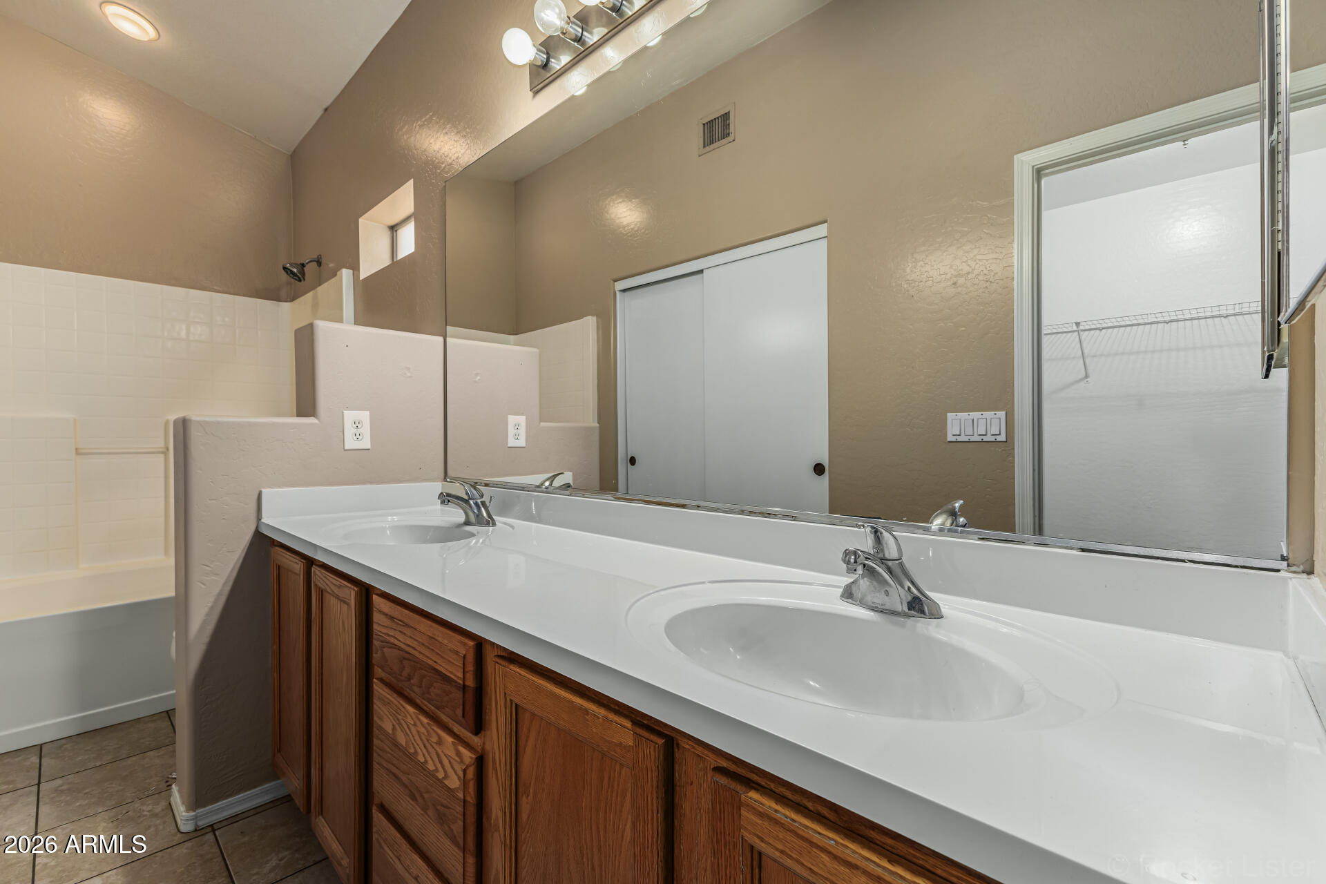 10640 West Coronado Road Avondale, AZ 85392 - Photo 12 of 26 DOUBLE SINKS