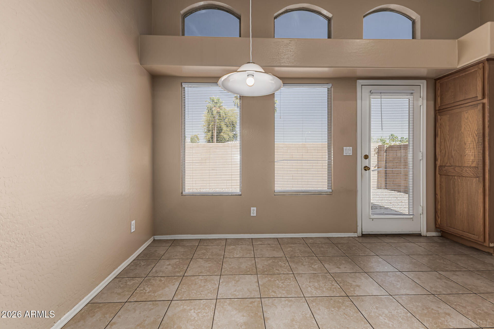 10640 West Coronado Road Avondale, AZ 85392 - Photo 5 of 26 DINING AREA