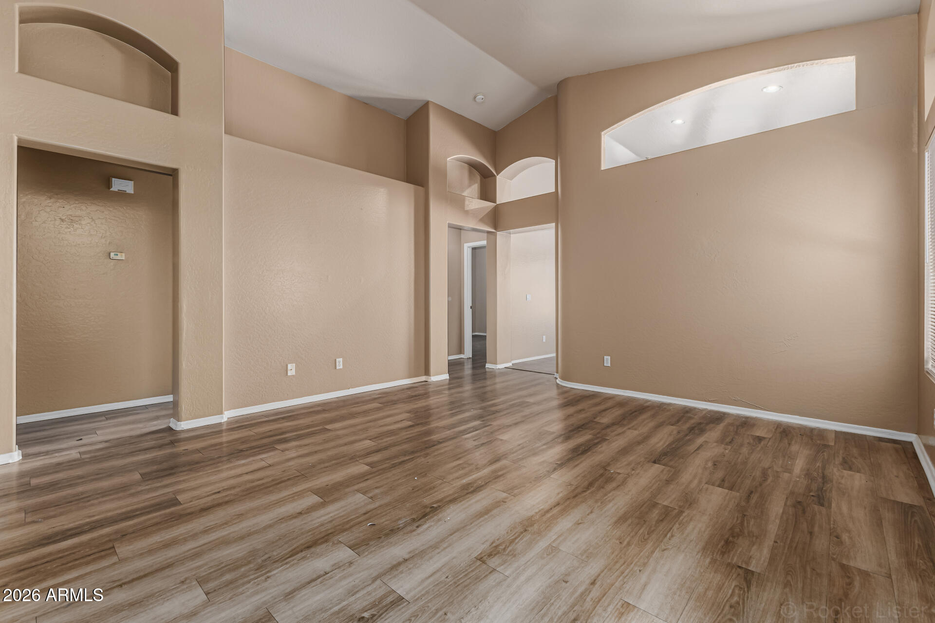 10640 West Coronado Road Avondale, AZ 85392 - Photo 8 of 26 LIVING ROOM