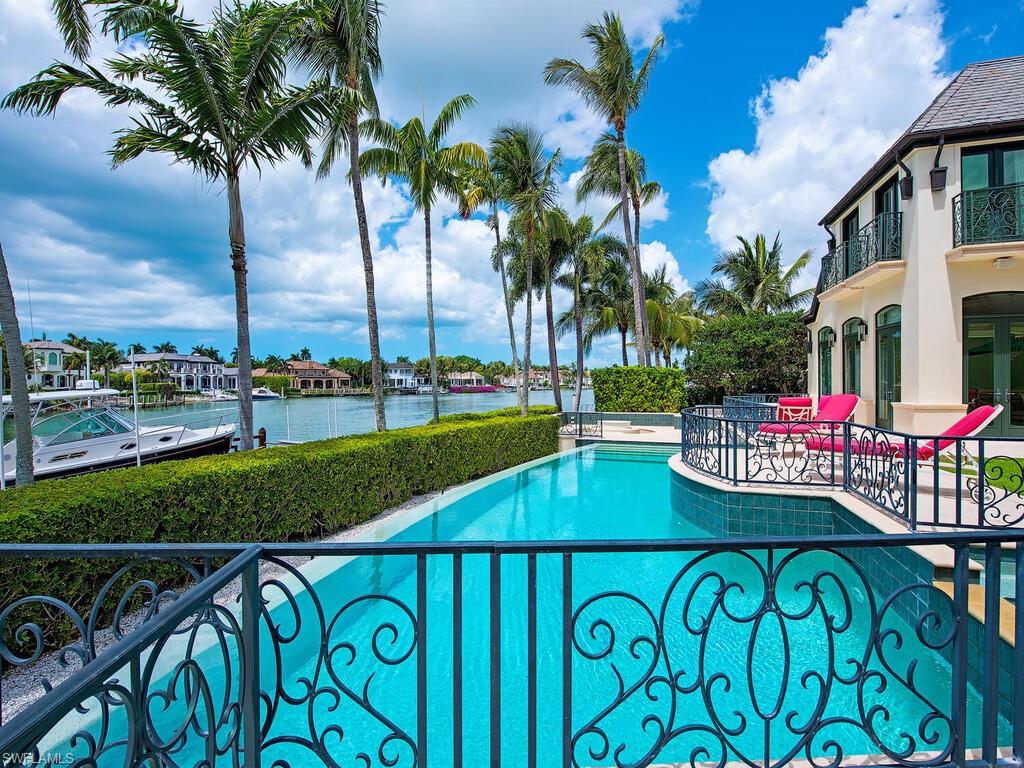 3580 Gin Lane Naples, FL 34102 - Photo 11 of 38