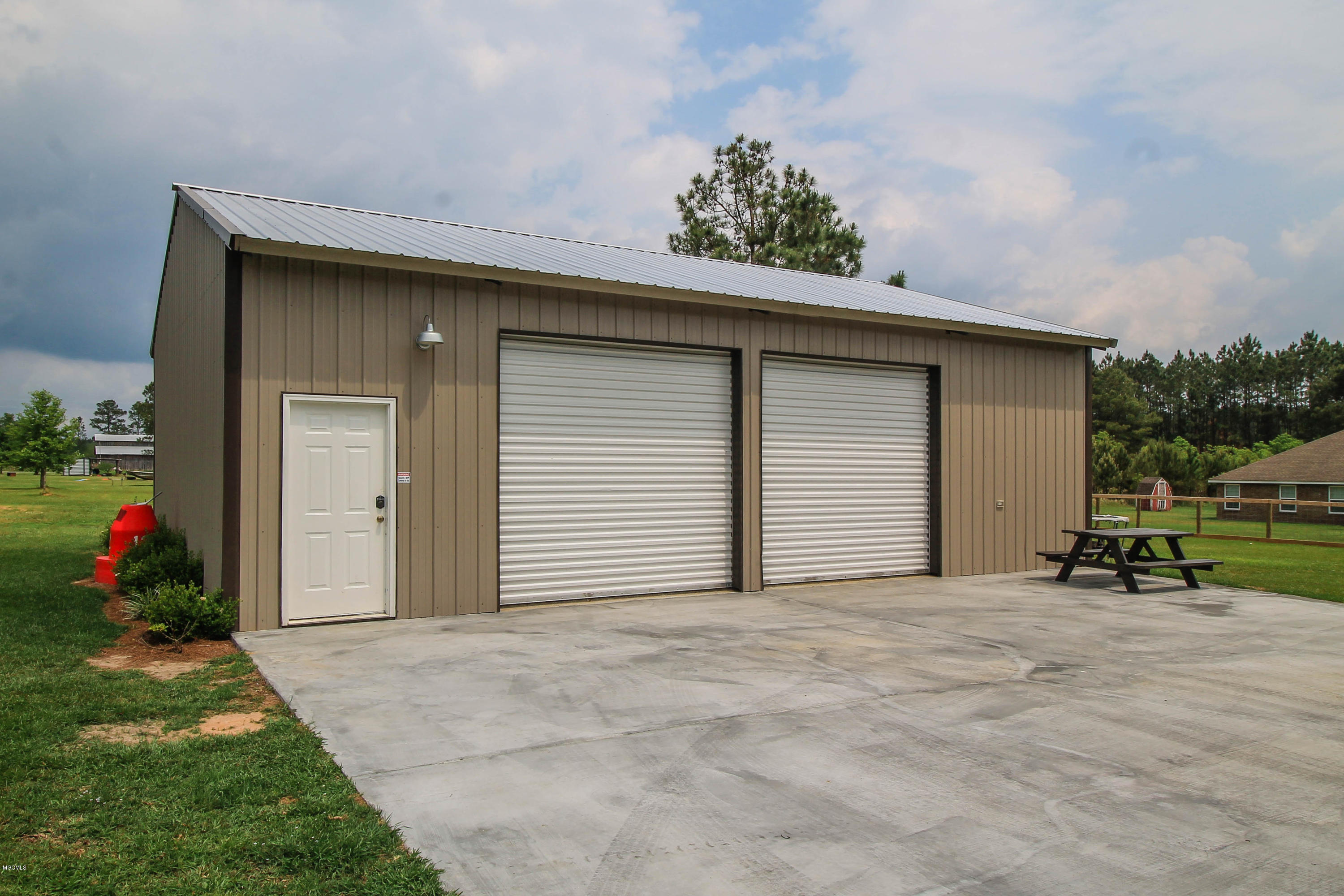 23510 Hinton Road Lucedale, MS 39452 - Photo 3 of 45 IMG_6944