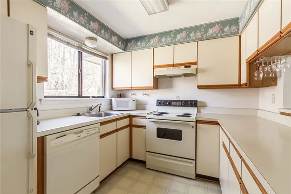$189,900 | 148 Penn Lane, Penfield, NY 14625