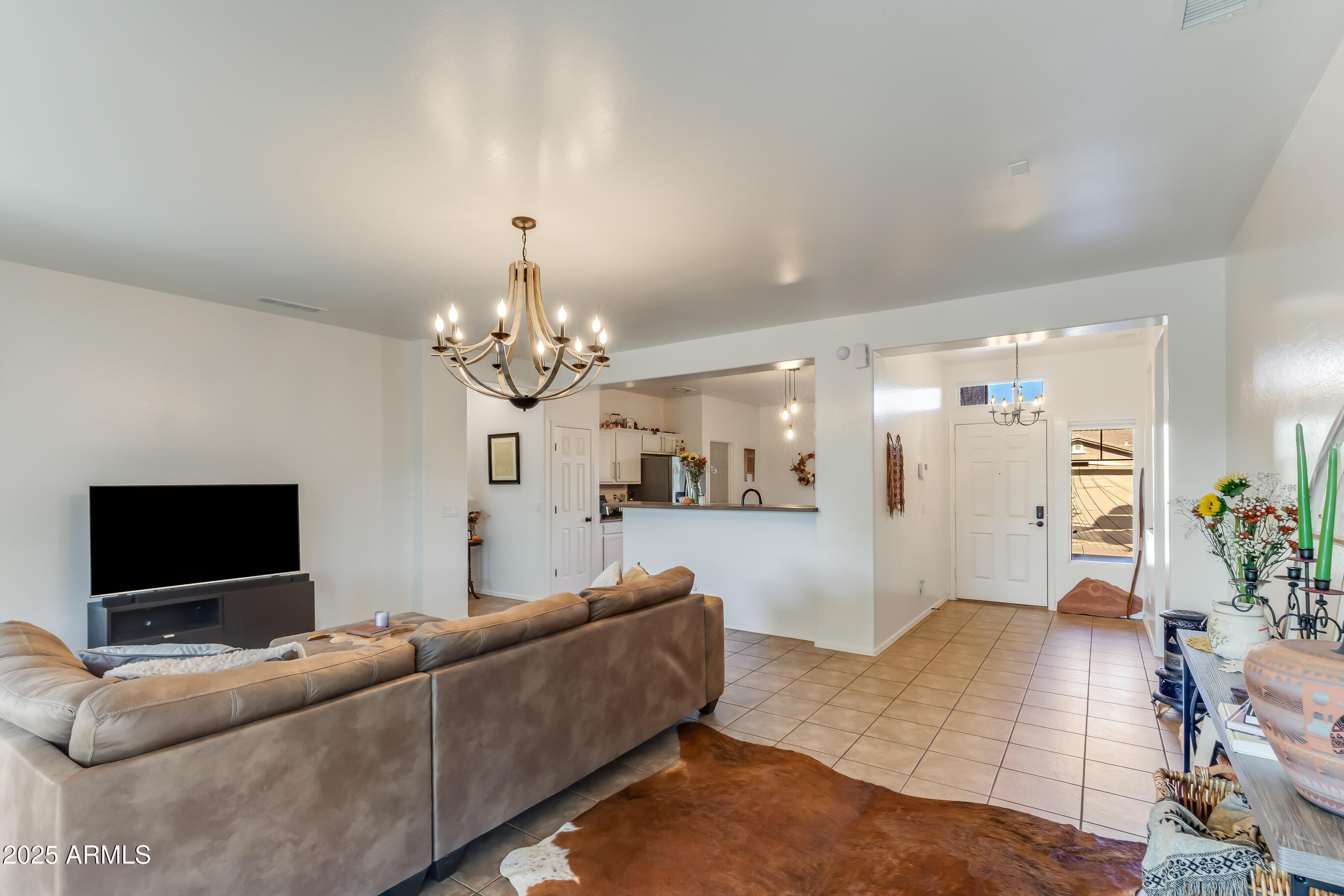 5129 West Grenadine Road Laveen, AZ 85339 - Photo 6 of 22 Living Room