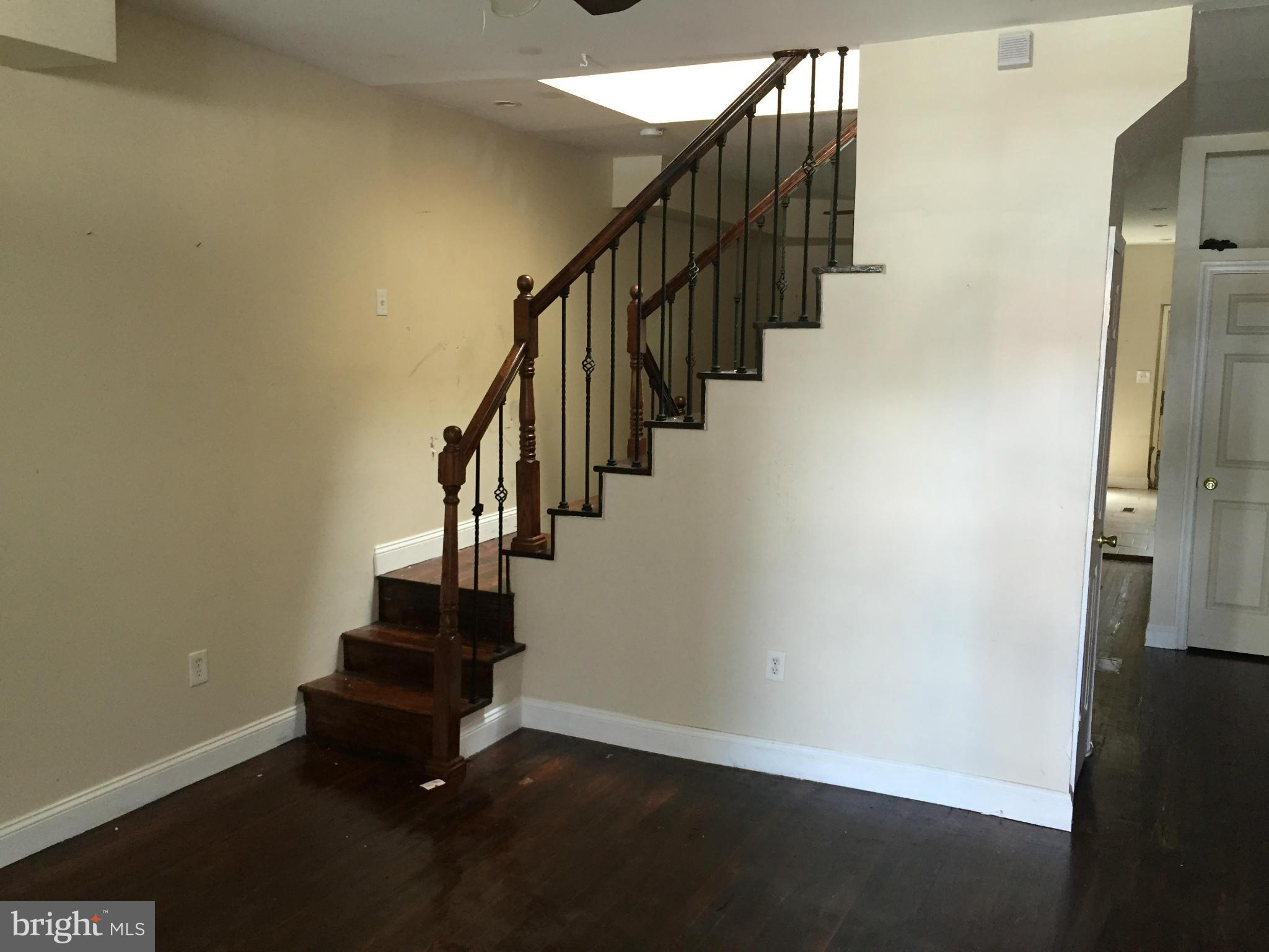 4912 Reisterstown Road Baltimore, MD 21215 - Photo 5 of 9 Living Room