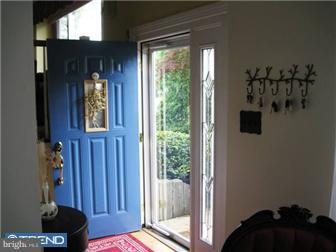 833 Longstreth Road Warminster, PA 18974 - Photo 12 of 12 Foyer