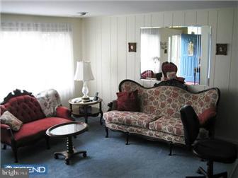 833 Longstreth Road Warminster, PA 18974 - Photo 4 of 12 Family Room
