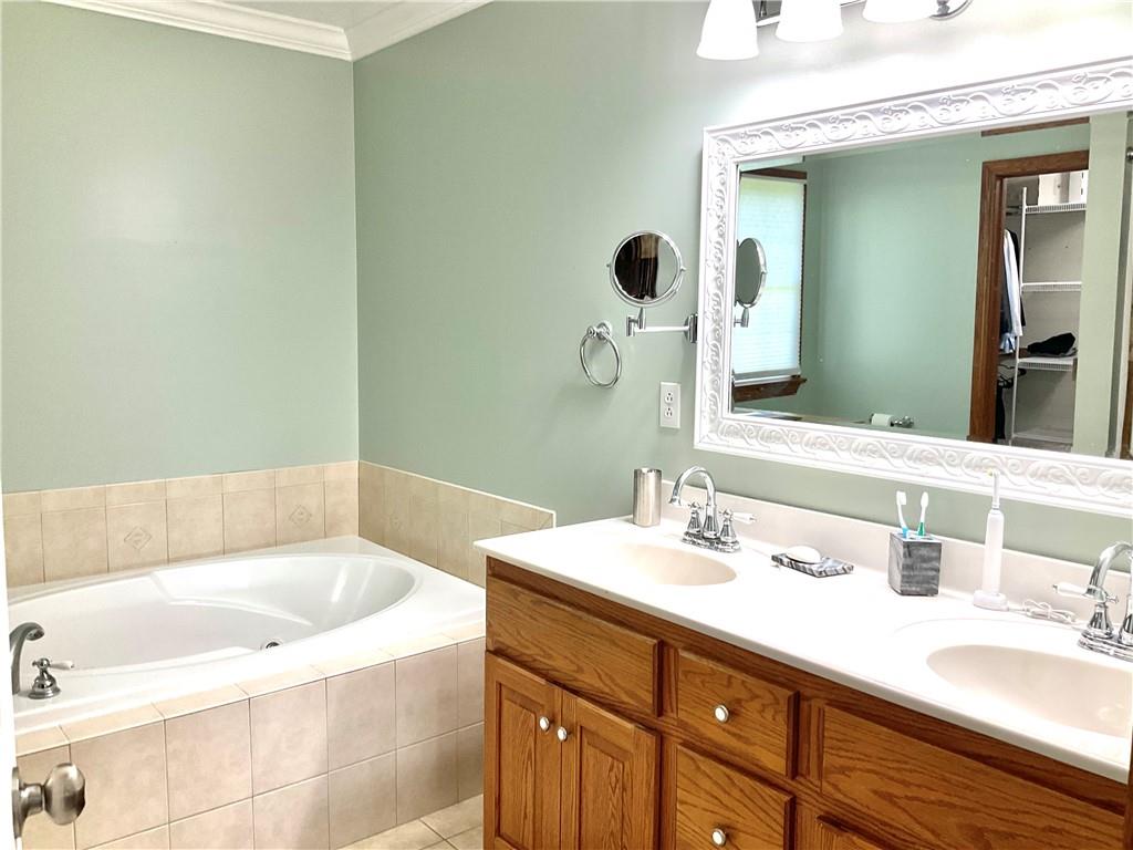 112 Pheasant Ridge Drive Butler, PA 16001 - Photo 21 of 44 Gallery Image 21