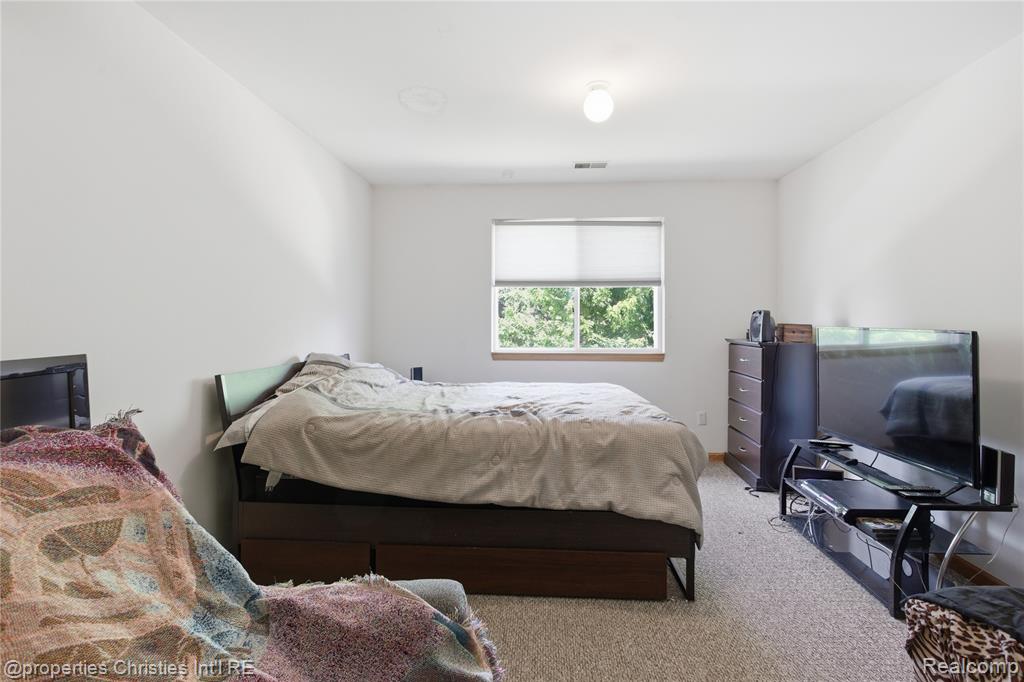 2136 Frazho Road Warren, MI 48091 - Photo 19 of 21