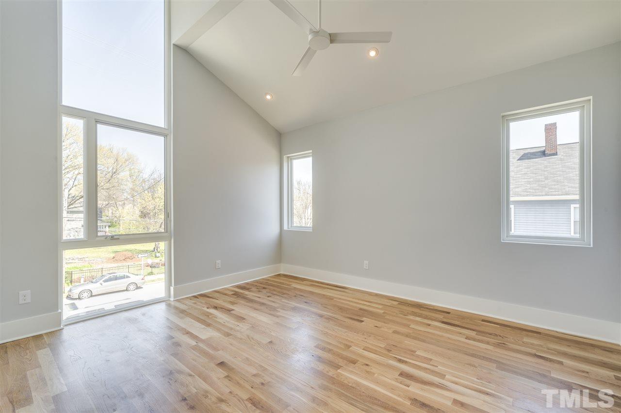 526 East Edenton Street Raleigh, NC 27601 - Photo 8 of 30 Large, unique floor to ceiling windows