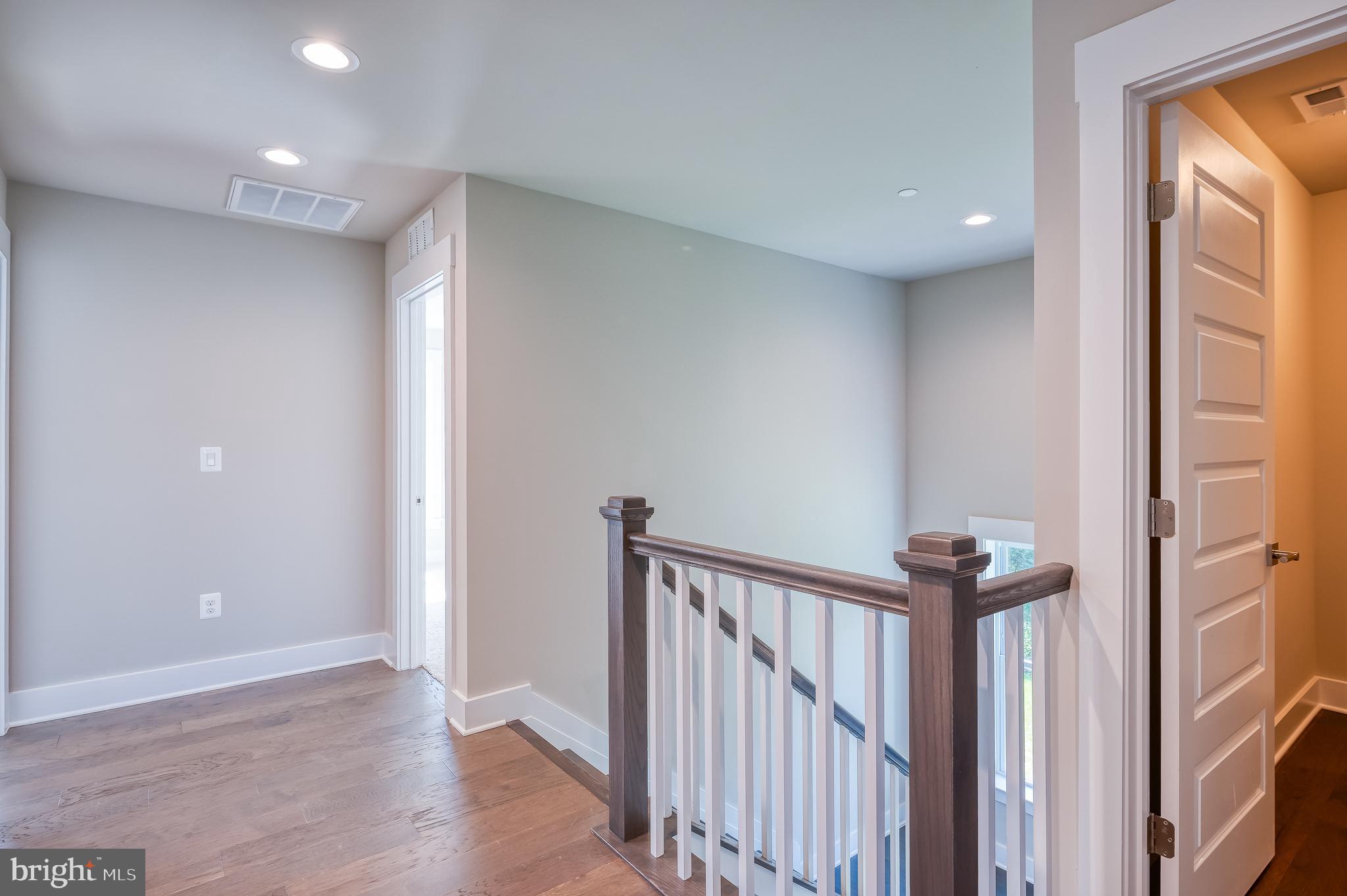 3520 Prospect Road Street, MD 21154 - Photo 42 of 81 Upper Level Hallway