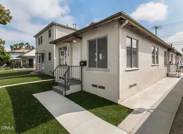 $1,800 | 230 North Hollywood Way, Unit C, Burbank, CA 91505