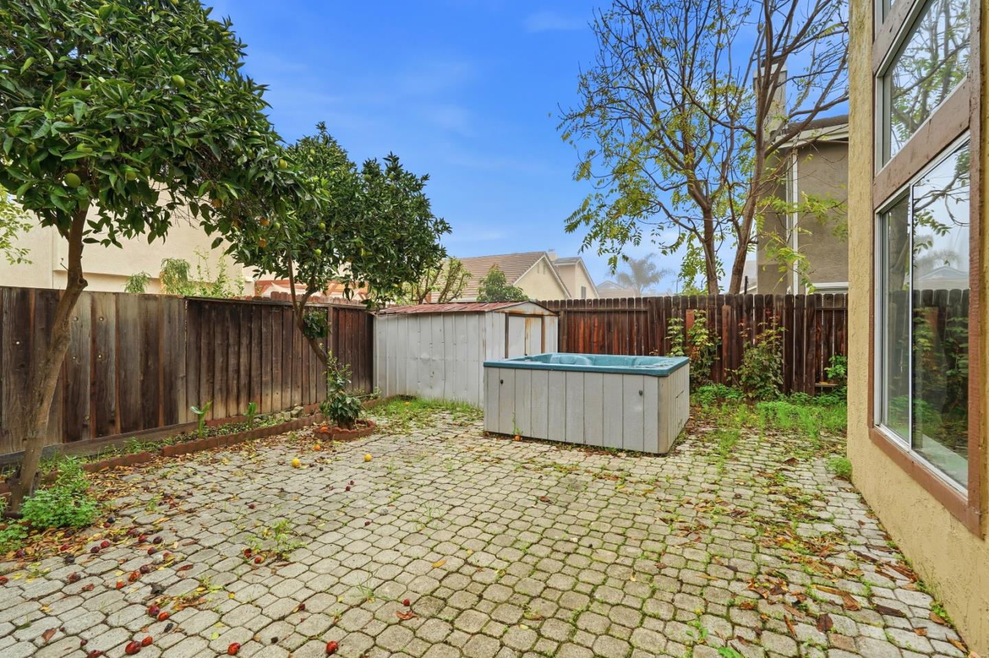 521 Leamon Street Tracy, CA 95376 - Photo 28 of 31 a view of a backyard