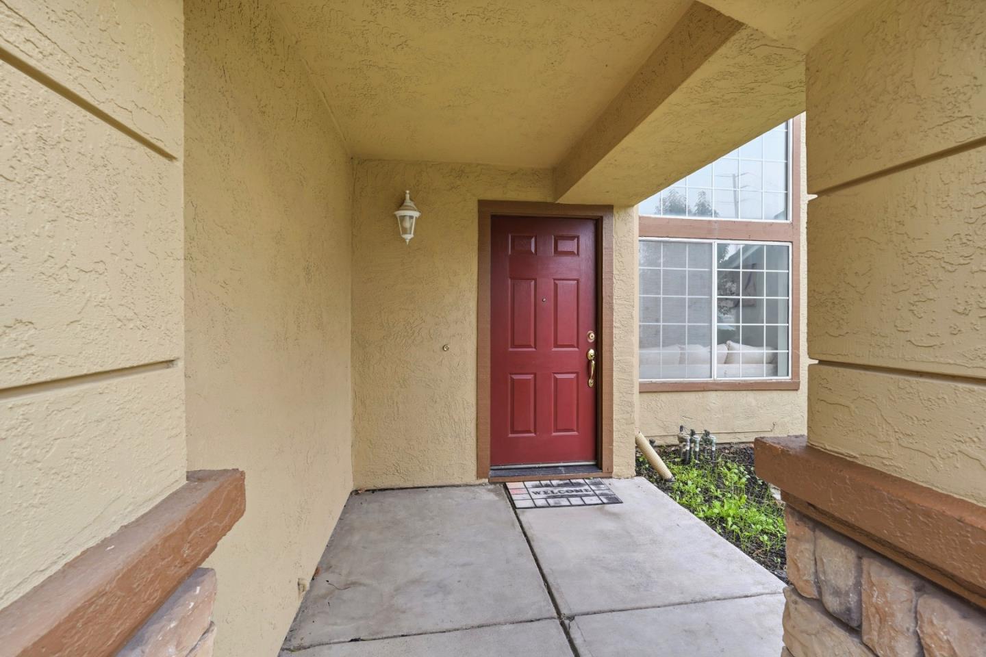 521 Leamon Street Tracy, CA 95376 - Photo 4 of 31 a view of house with front door