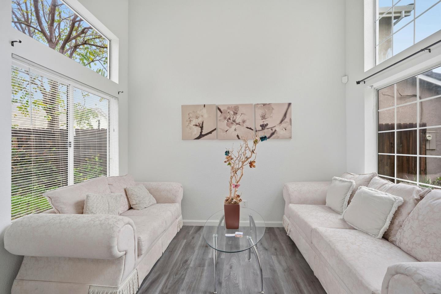 521 Leamon Street Tracy, CA 95376 - Photo 9 of 31 a living room with furniture and a window
