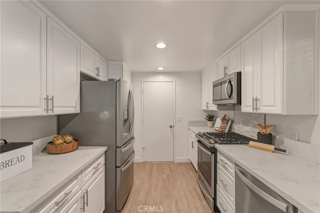 $1,950,000 | 3922 Kitten Circle, Huntington Beach, CA 92649