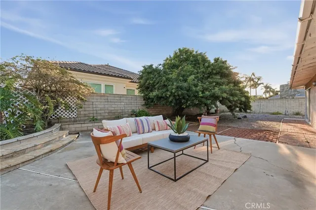 $1,950,000 | 3922 Kitten Circle, Huntington Beach, CA 92649
