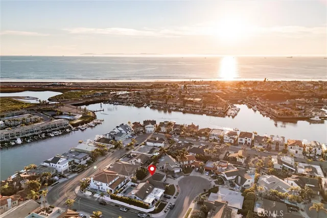 $1,950,000 | 3922 Kitten Circle, Huntington Beach, CA 92649