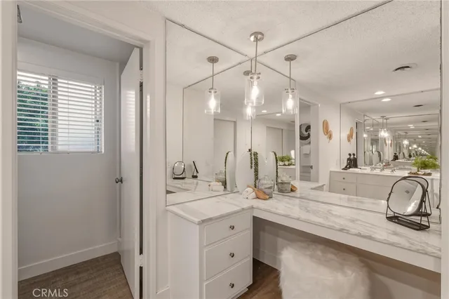 $1,950,000 | 3922 Kitten Circle, Huntington Beach, CA 92649