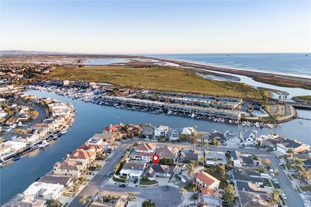 $1,950,000 | 3922 Kitten Circle, Huntington Beach, CA 92649