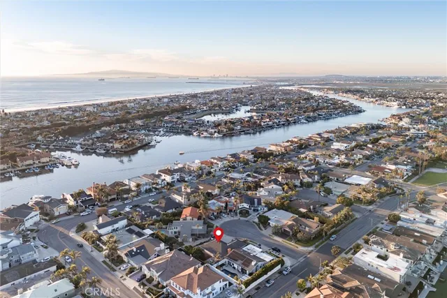 $1,950,000 | 3922 Kitten Circle, Huntington Beach, CA 92649