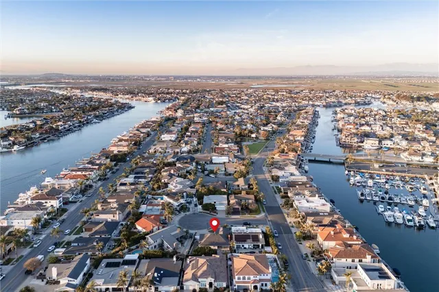 $1,950,000 | 3922 Kitten Circle, Huntington Beach, CA 92649