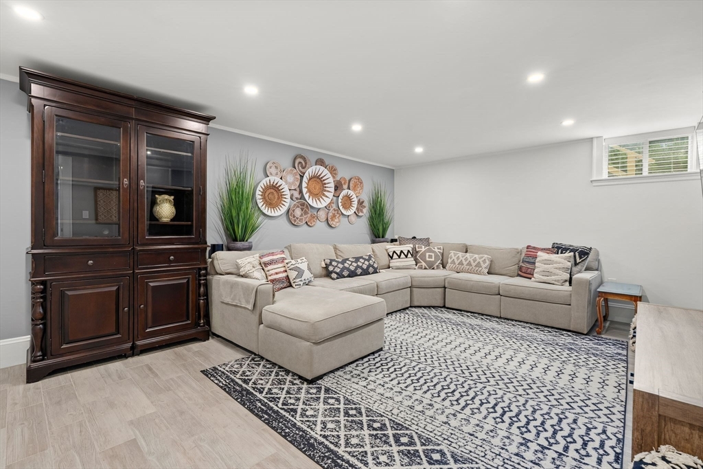 3 Essex Road Belmont, MA 02478 - Photo 32 of 40