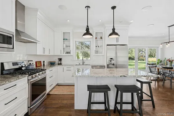 $20,000 | 134 A Montauk Highway, Westhampton, NY 11977