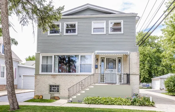 $469,900 | 1910 Dewey Avenue, Evanston, IL 60201