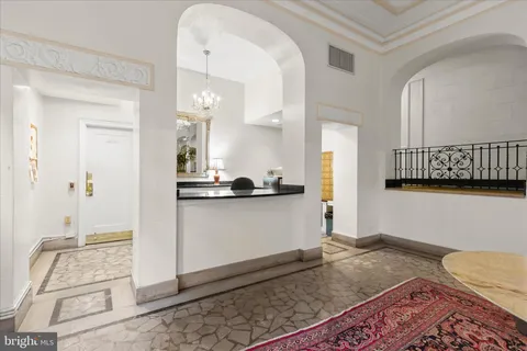 $925,000 | 3901 Connecticut Avenue Northwest, Unit 105, Washington, DC 20008