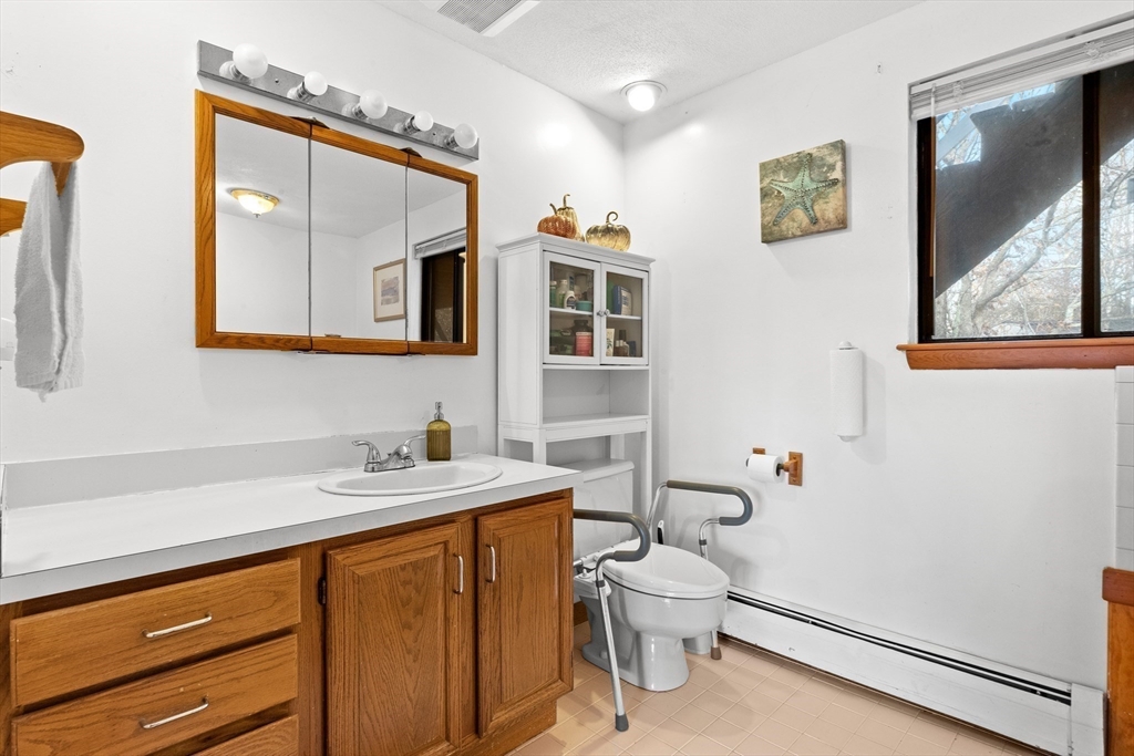 7 Seaview Road Gloucester, MA 01930 - Photo 7 of 42