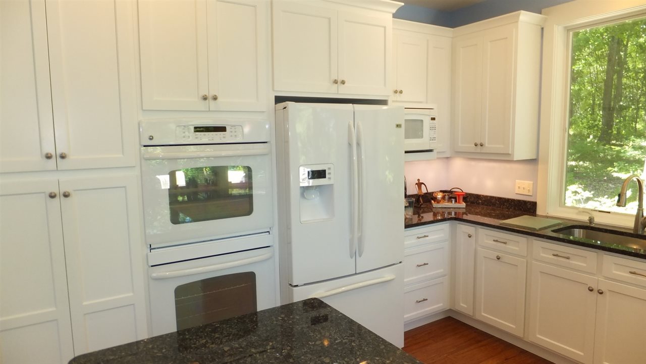 16698 Acorn Ridge Beulah, MI 49617 - Photo 15 of 68 1832397-14.JPG
