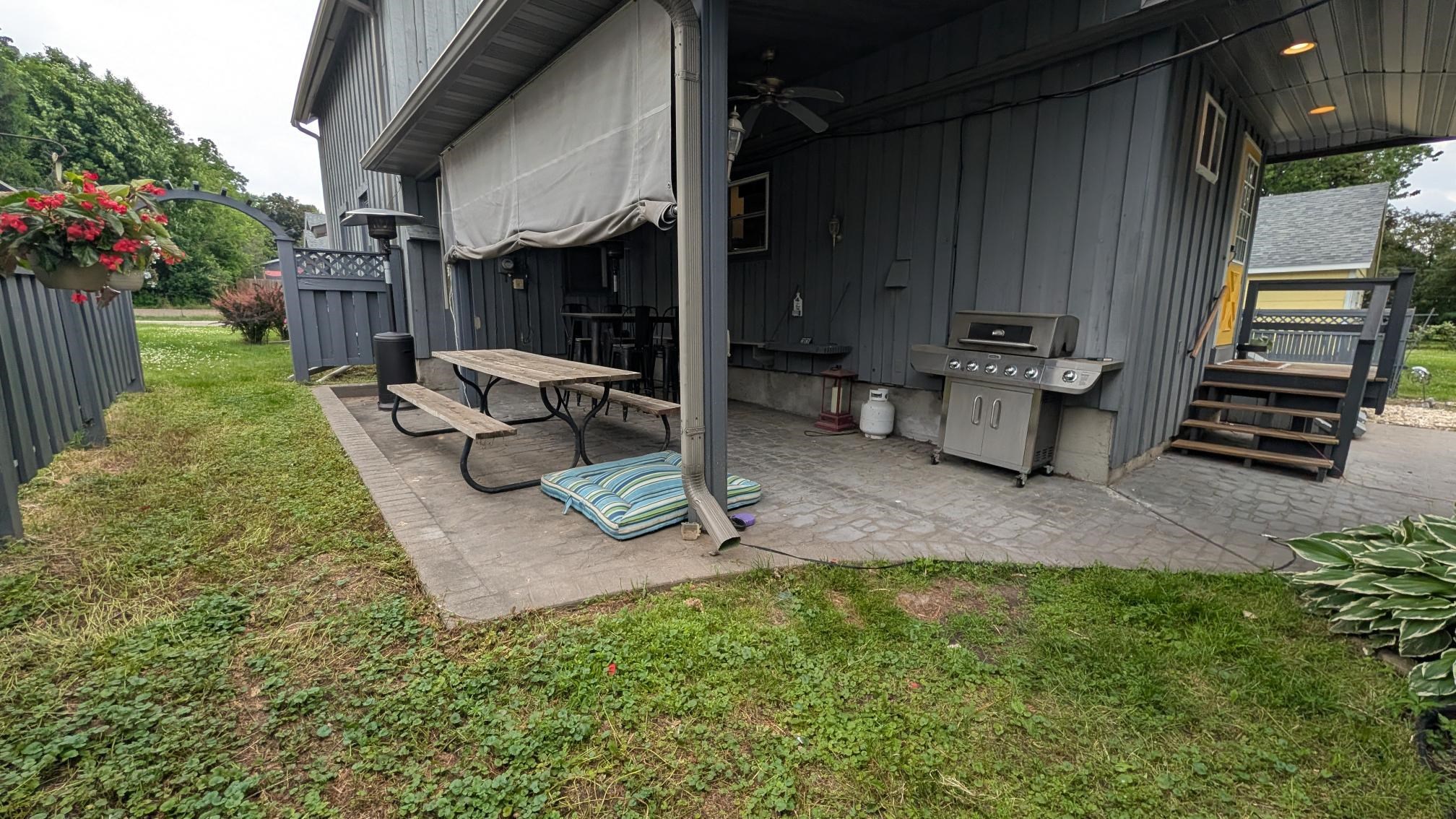 408 8th Street Baraboo, WI 53913 - Photo 8 of 33