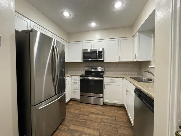 $1,250 | 3740 Thistlemont Drive, Houston, TX 77042