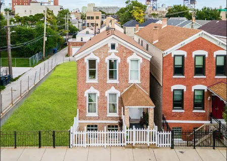 $2,100 | 1815 South Ruble Street, Unit 2, Chicago, IL 60616