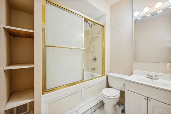 $2,100 | 1815 South Ruble Street, Unit 2, Chicago, IL 60616