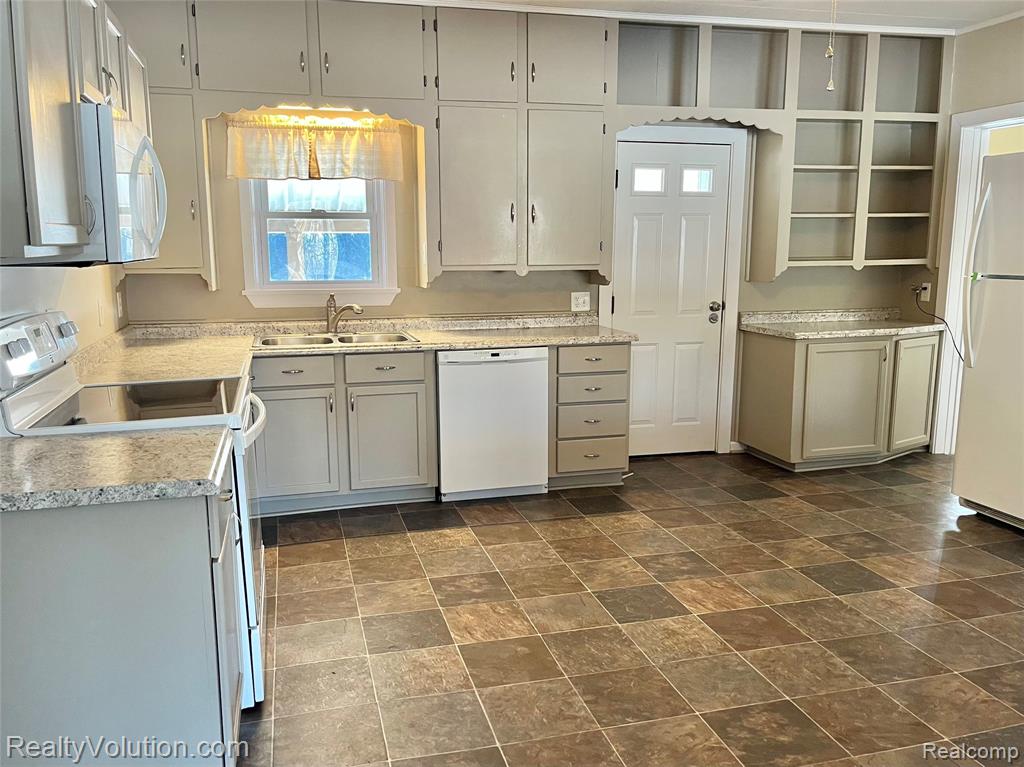4850 East Burnside Road North Branch, MI 48461 - Photo 5 of 22 Gallery Image 5