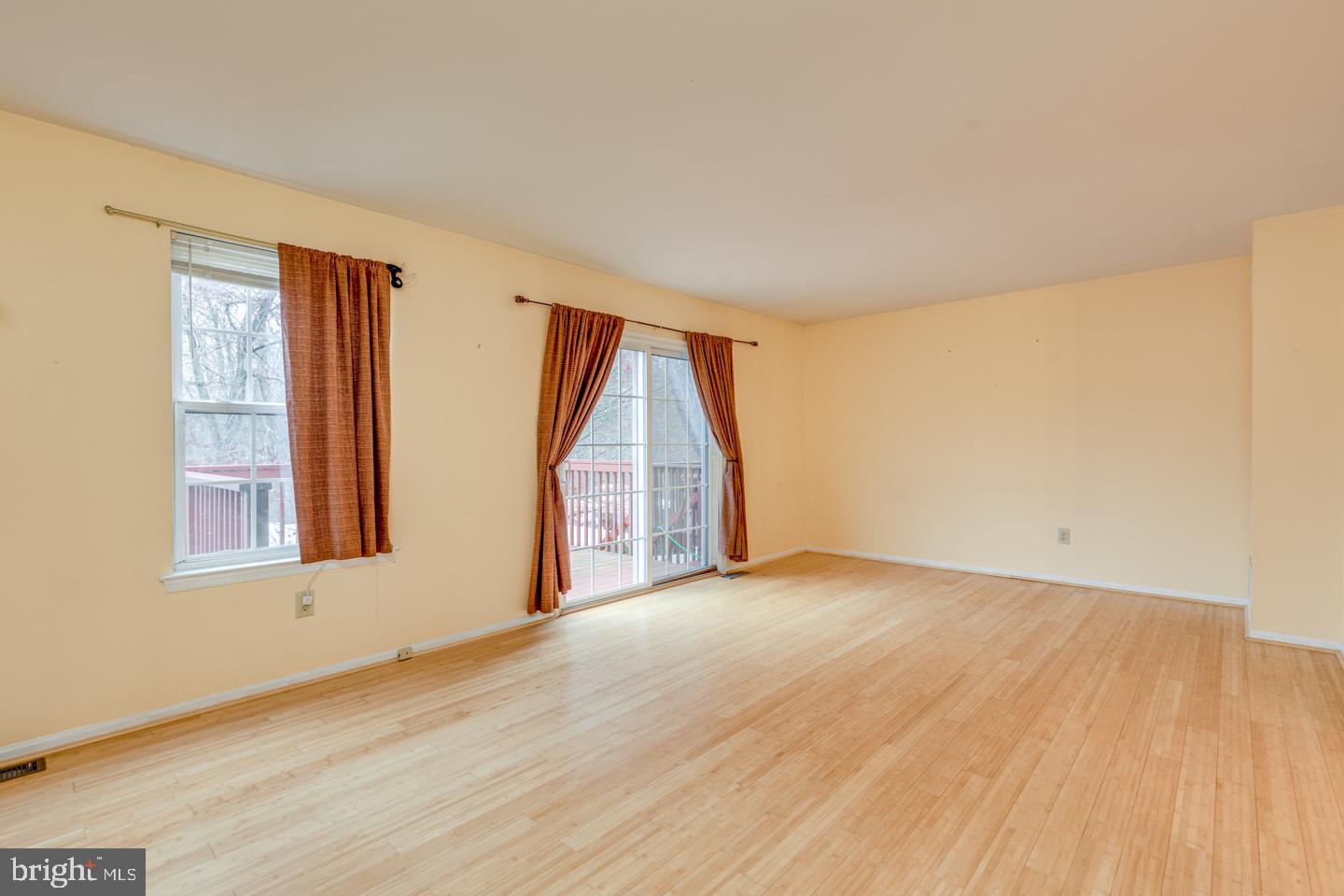225 Hayes Mill Road Atco, NJ 08004 - Photo 13 of 26 Living Room