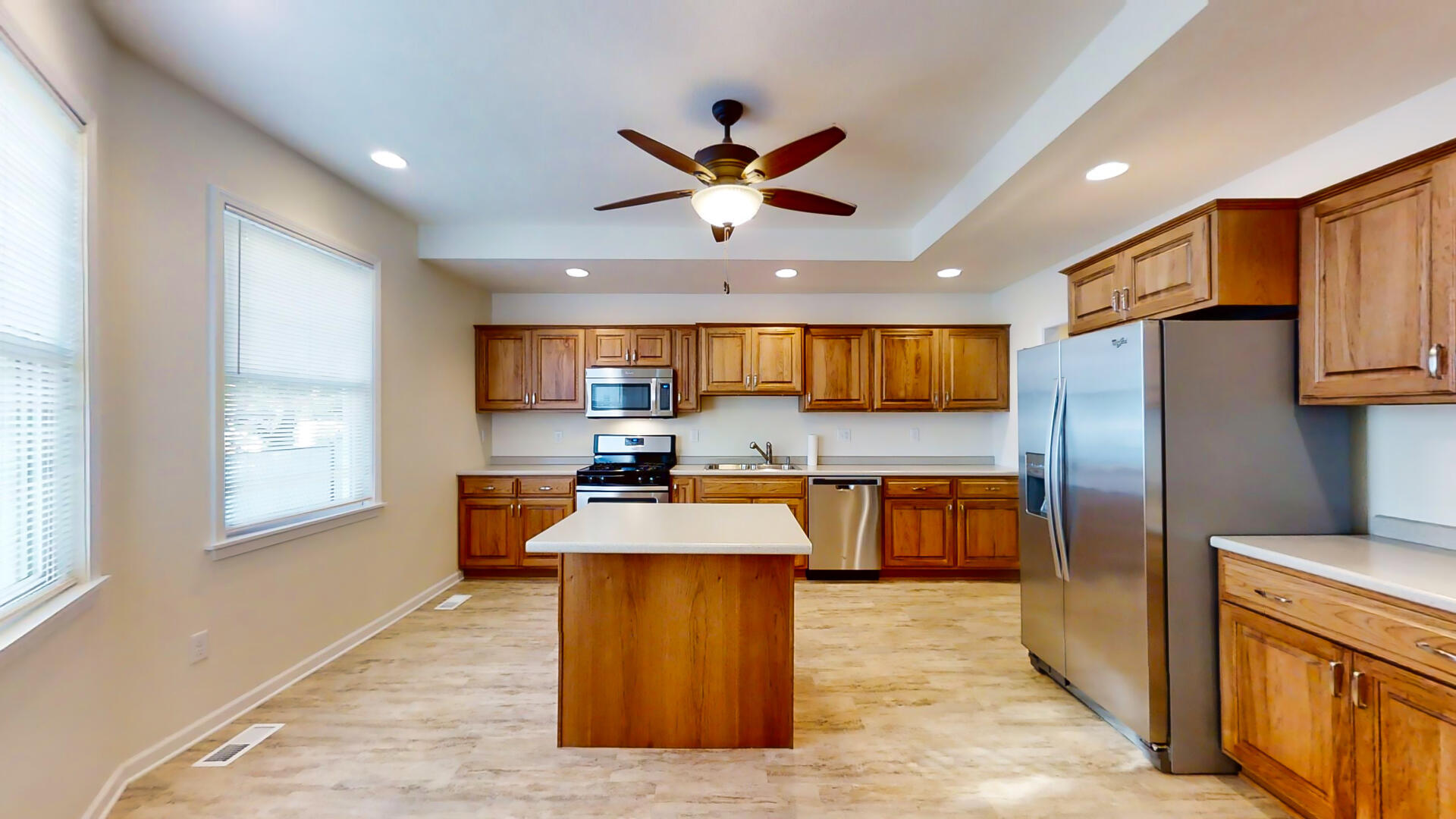 318 East Locust Street, Unit B Bloomington, IL 61701 - Photo 13 of 36