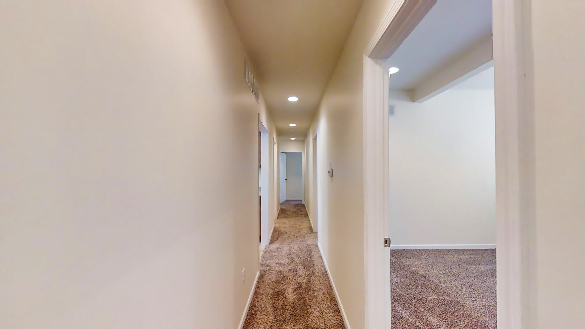 318 East Locust Street, Unit B Bloomington, IL 61701 - Photo 19 of 36