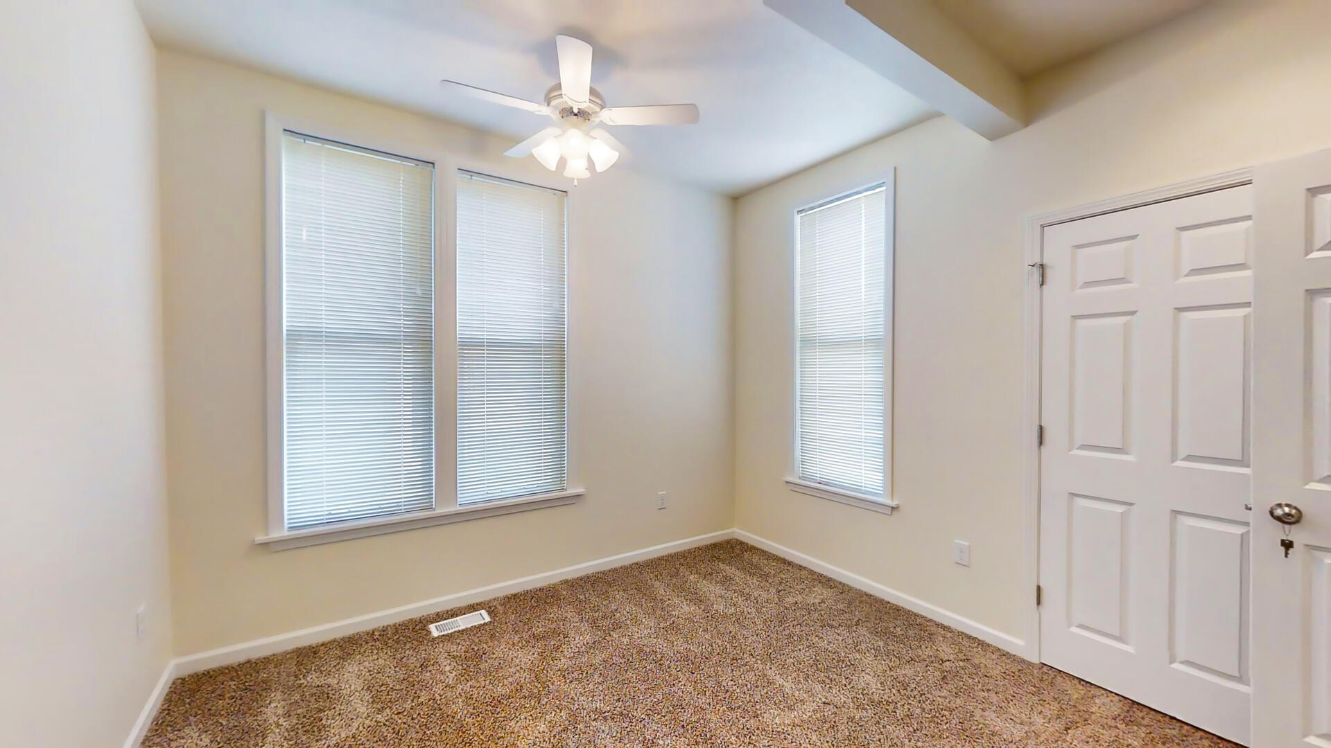 318 East Locust Street, Unit B Bloomington, IL 61701 - Photo 20 of 36