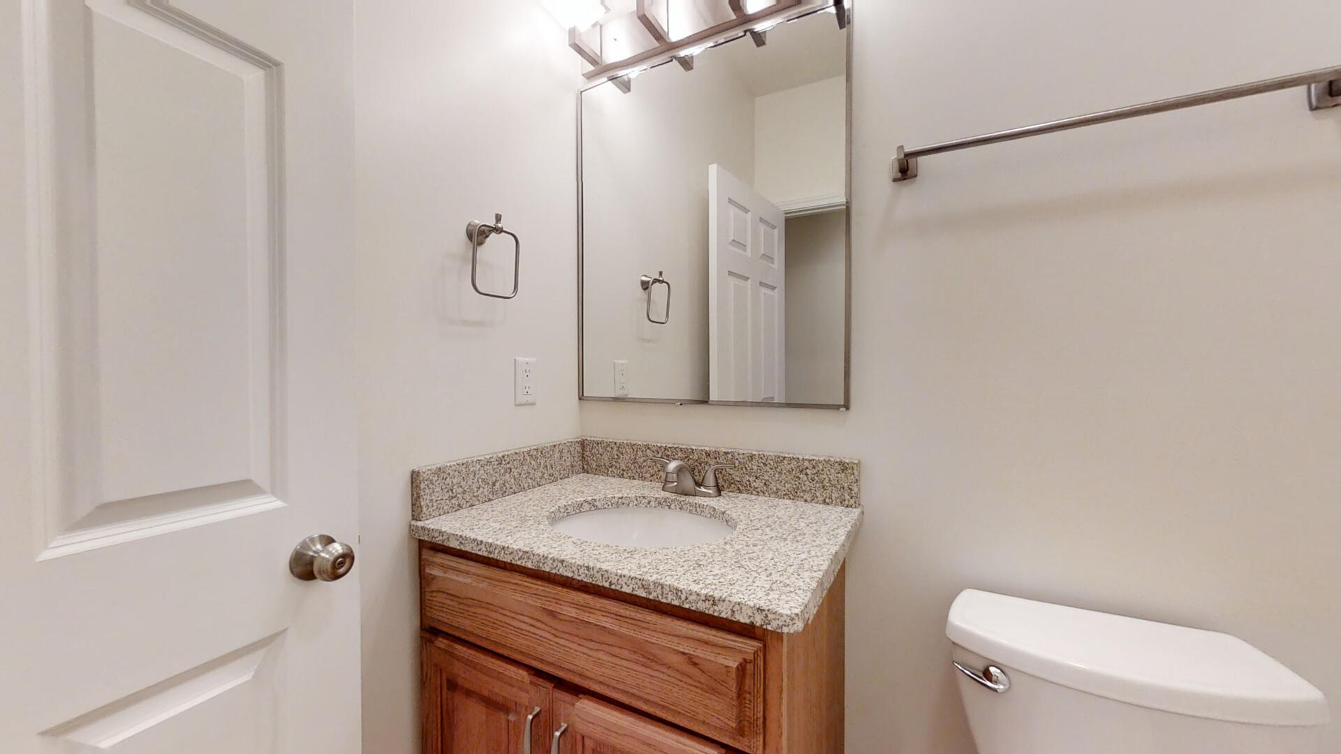 318 East Locust Street, Unit B Bloomington, IL 61701 - Photo 23 of 36