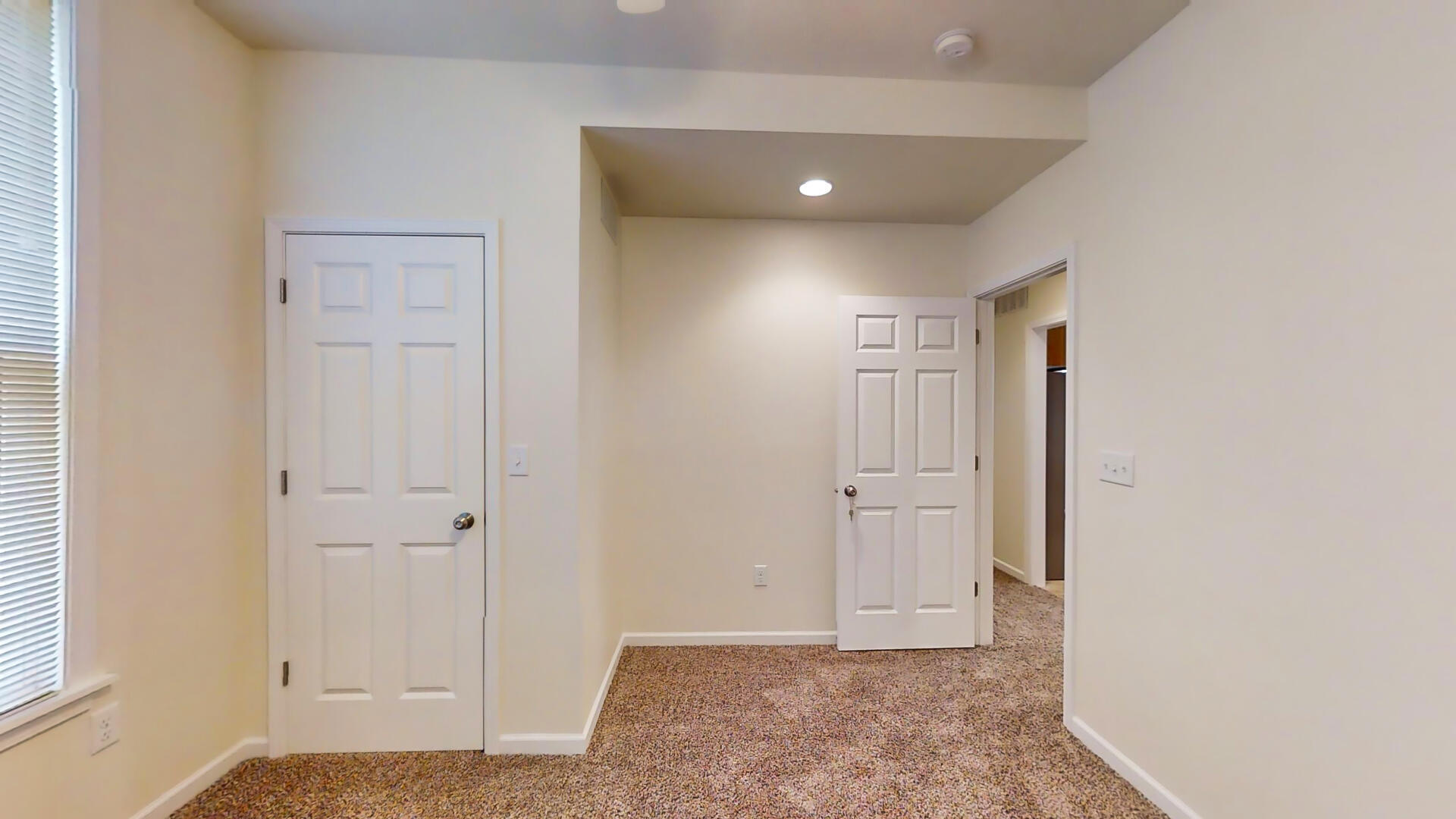 318 East Locust Street, Unit B Bloomington, IL 61701 - Photo 24 of 36