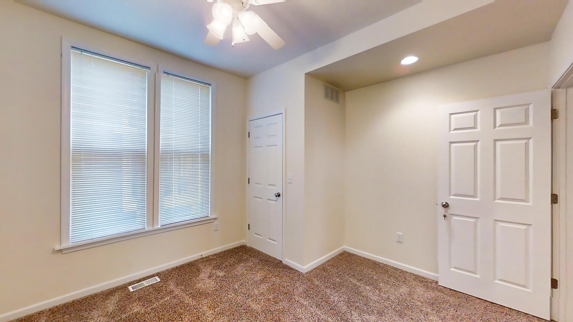 318 East Locust Street, Unit B Bloomington, IL 61701 - Photo 26 of 36