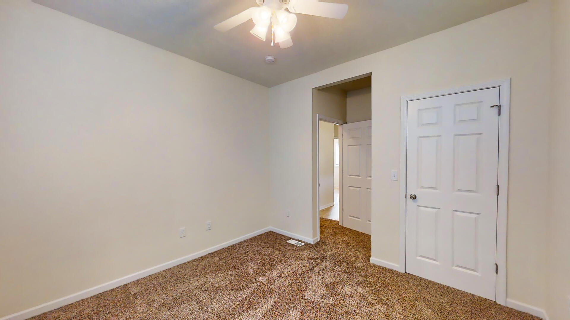 318 East Locust Street, Unit B Bloomington, IL 61701 - Photo 29 of 36