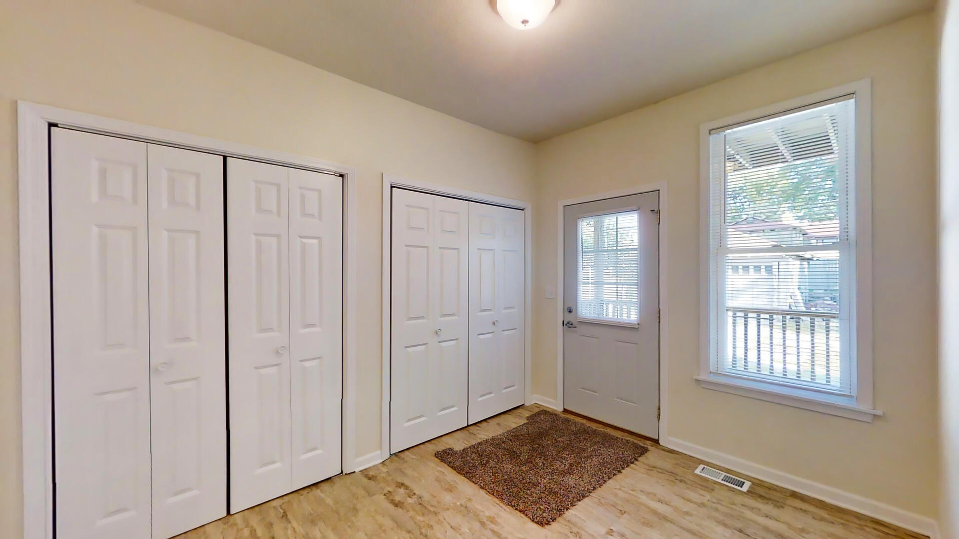 318 East Locust Street, Unit B Bloomington, IL 61701 - Photo 30 of 36