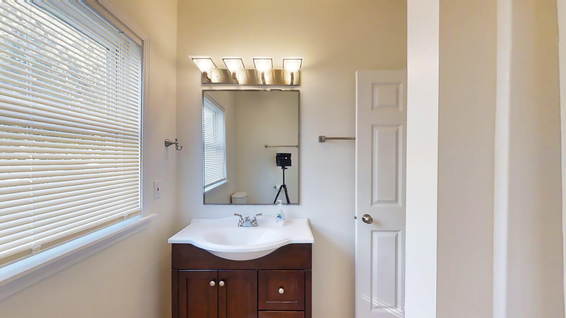 318 East Locust Street, Unit B Bloomington, IL 61701 - Photo 34 of 36