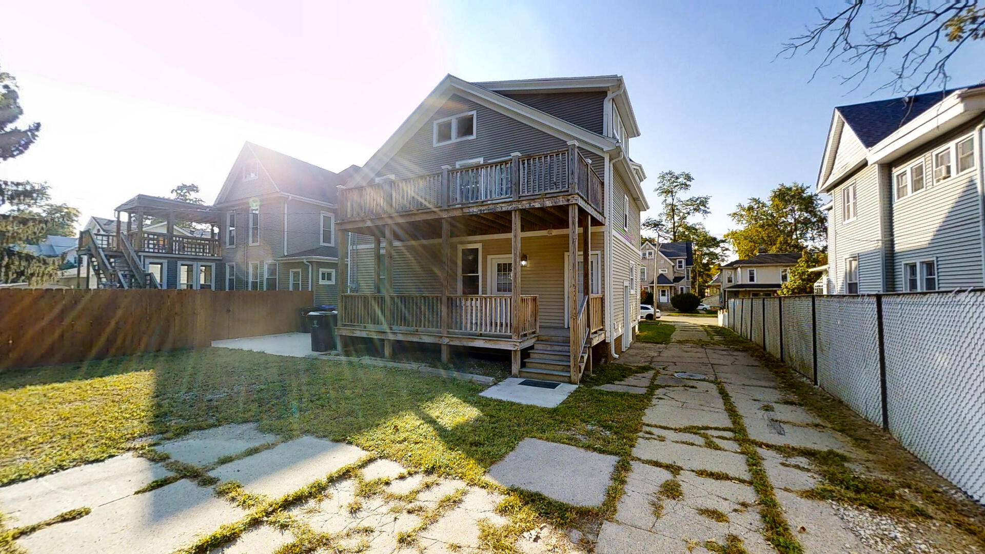 318 East Locust Street, Unit B Bloomington, IL 61701 - Photo 5 of 36